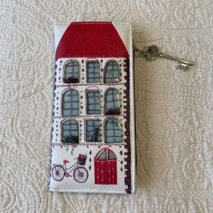 Home disaster designs wallet